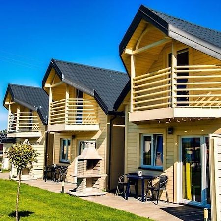 Holiday Resort, 尤斯托尼莫斯基 外观 照片