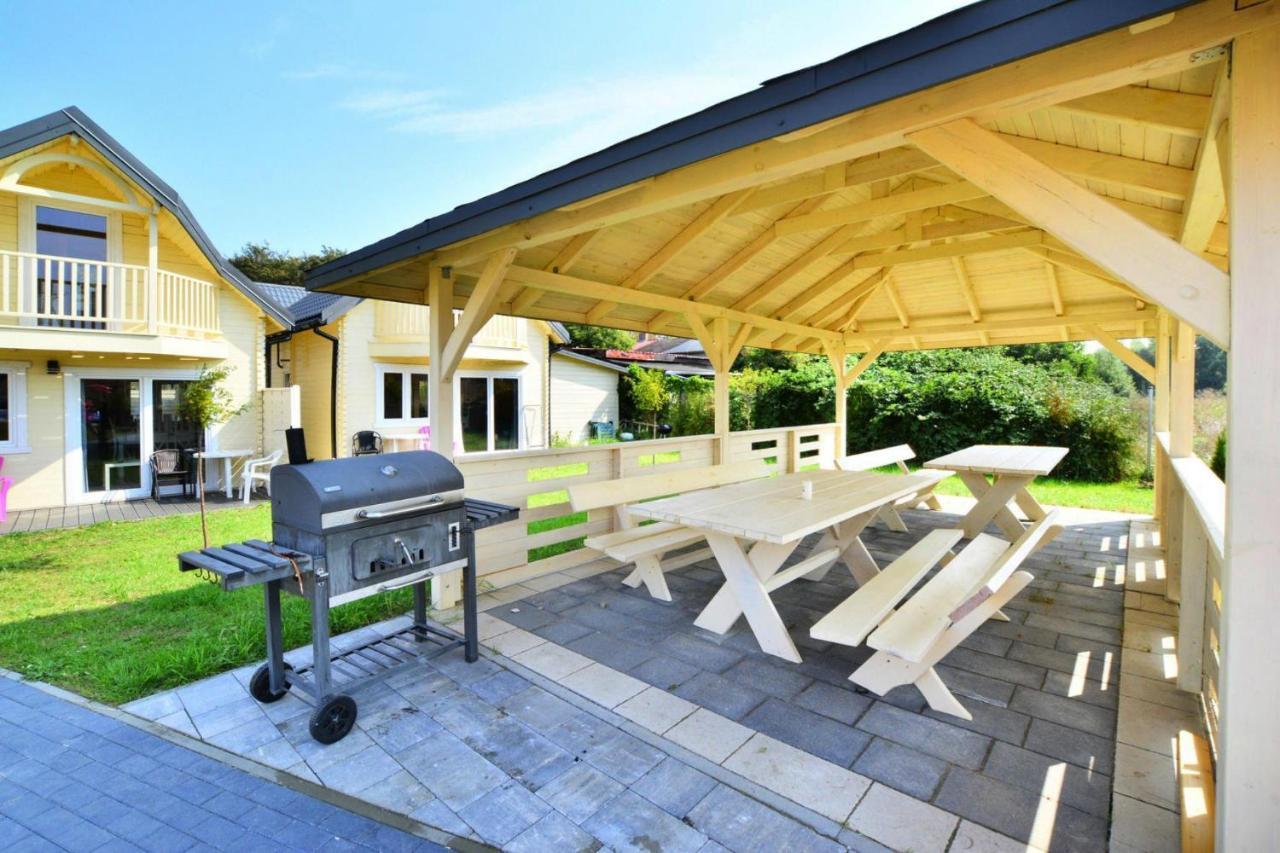 Holiday Resort, 尤斯托尼莫斯基 外观 照片