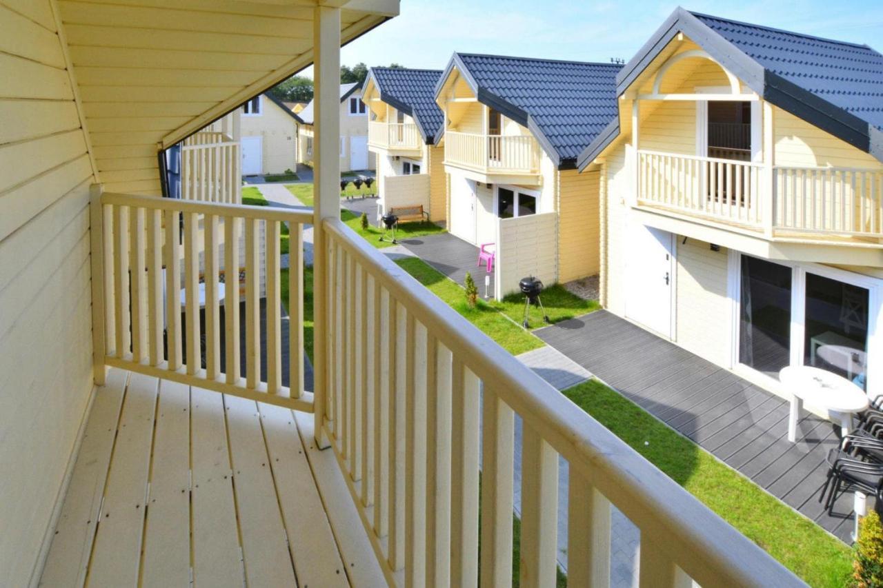 Holiday Resort, 尤斯托尼莫斯基 外观 照片